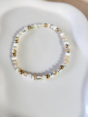 Handmade Natural Shell Beaded Bracelet